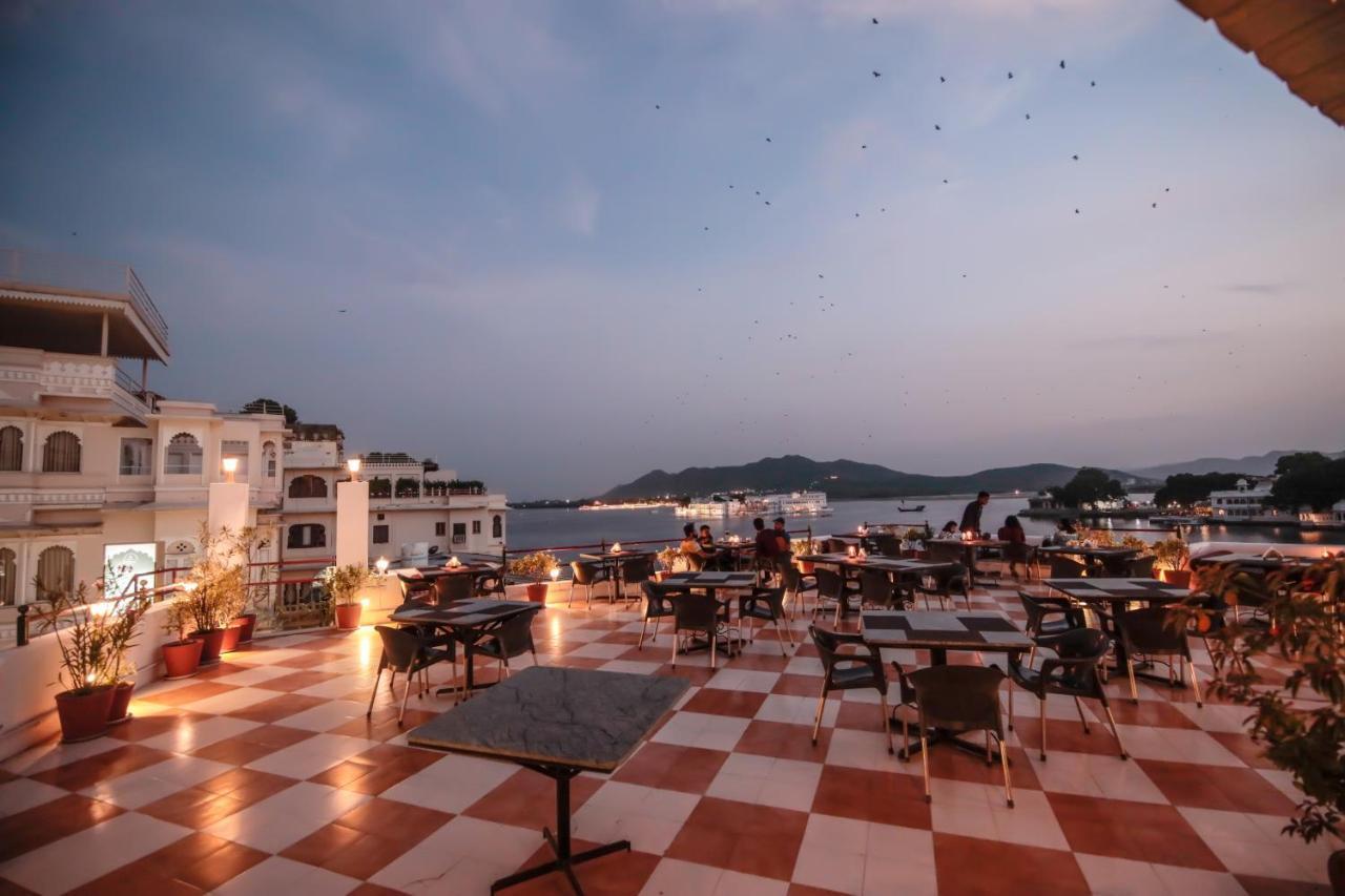 Hotel Devraj Niwas On Lake Pichola Udaipur Ngoại thất bức ảnh