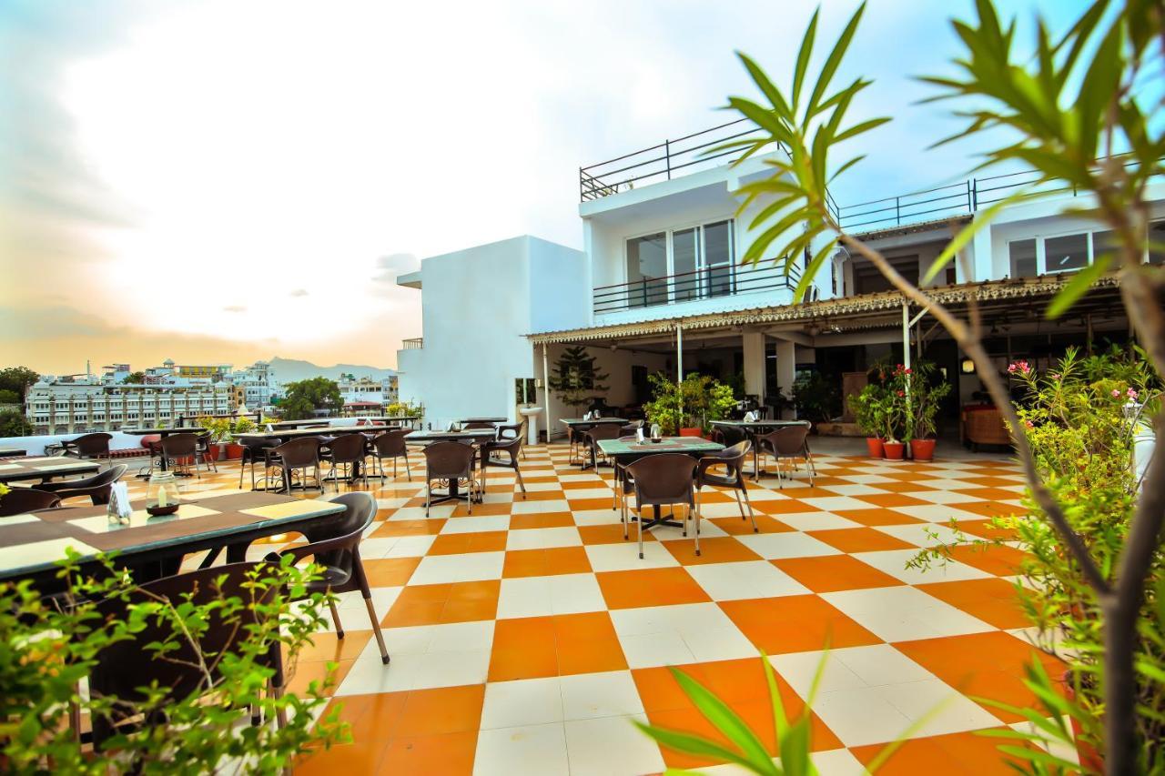 Hotel Devraj Niwas On Lake Pichola Udaipur Ngoại thất bức ảnh