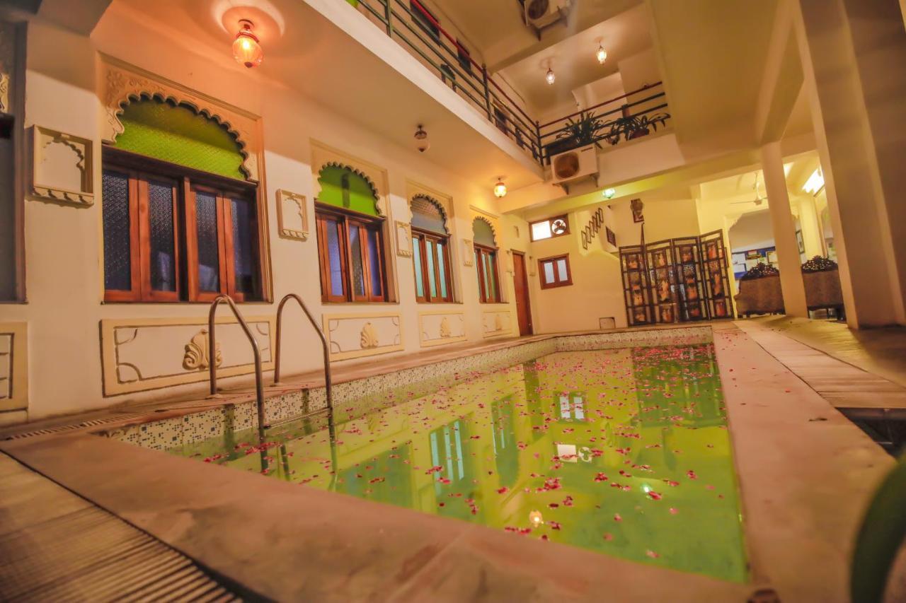 Hotel Devraj Niwas On Lake Pichola Udaipur Ngoại thất bức ảnh