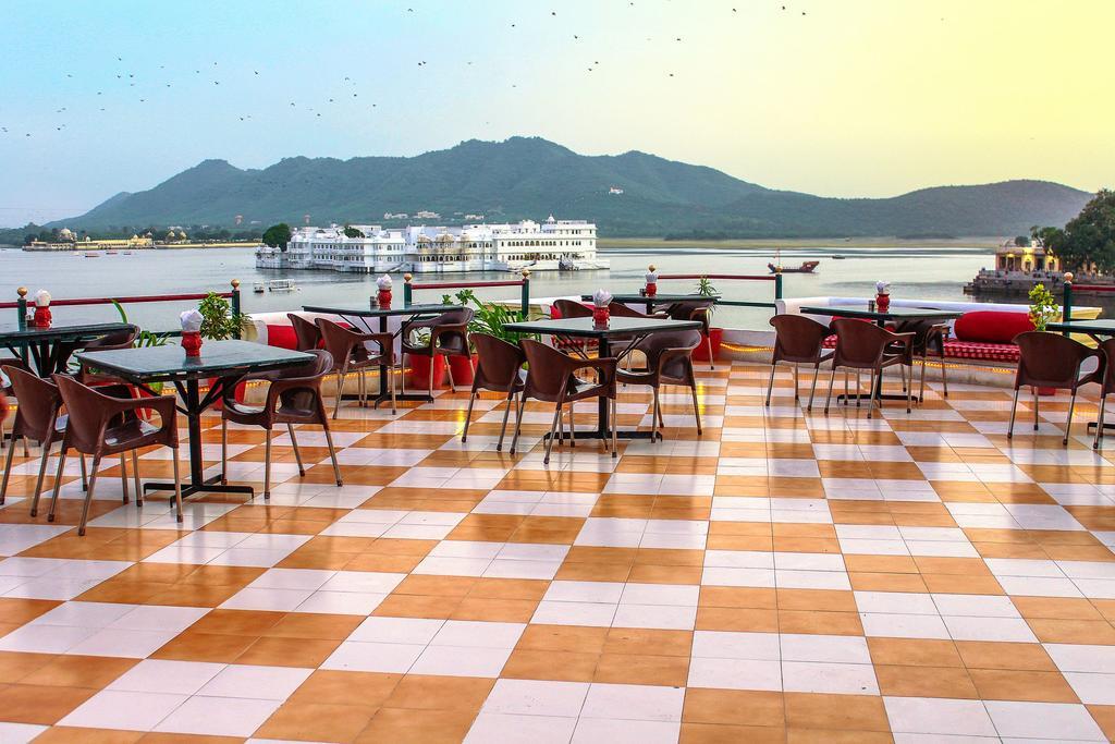 Hotel Devraj Niwas On Lake Pichola Udaipur Ngoại thất bức ảnh