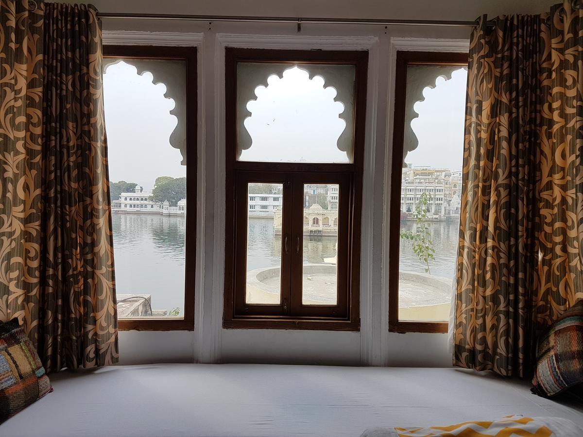 Hotel Devraj Niwas On Lake Pichola Udaipur Ngoại thất bức ảnh