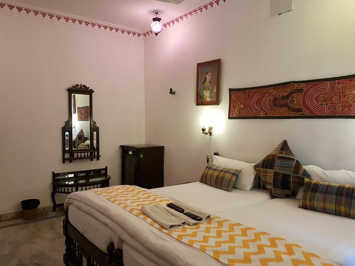 Hotel Devraj Niwas On Lake Pichola Udaipur Ngoại thất bức ảnh