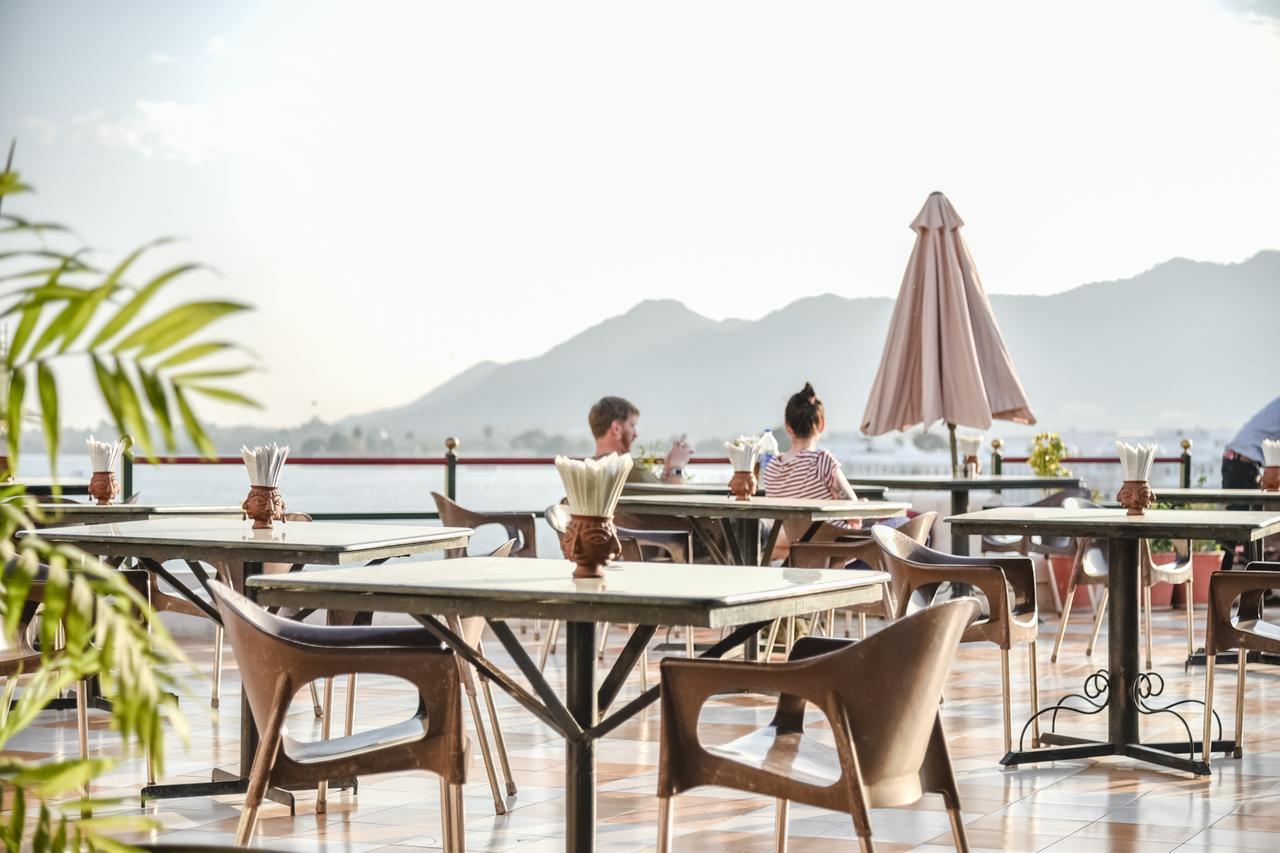 Hotel Devraj Niwas On Lake Pichola Udaipur Ngoại thất bức ảnh